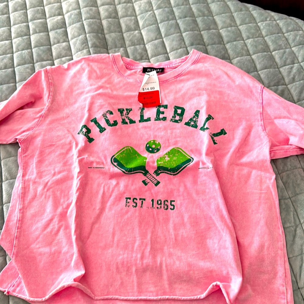 Super cute L pickleball crop tshirt BNwt